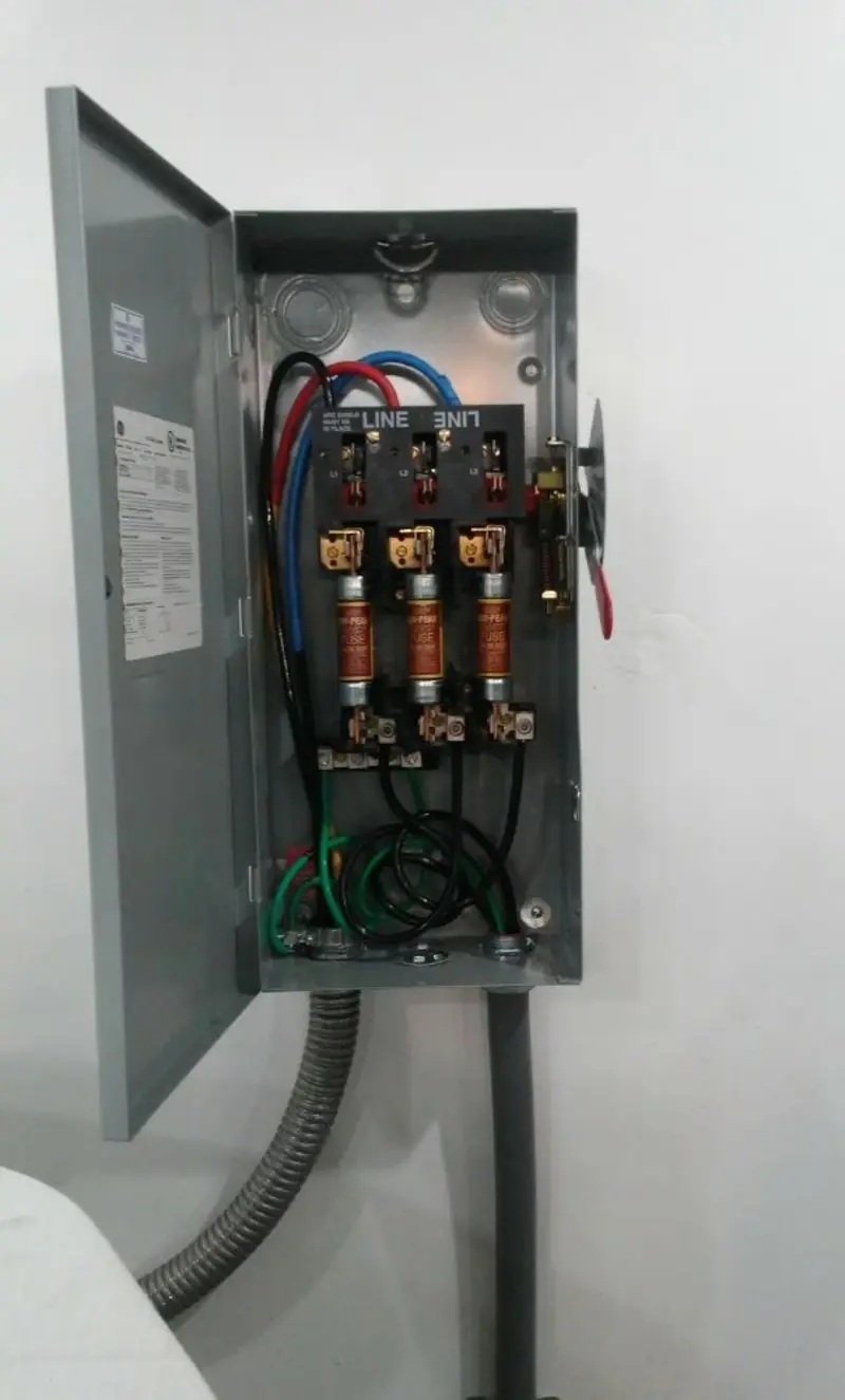 Three-phase disconnect switch installed for Smoke Detector Installation in Shingle Springs